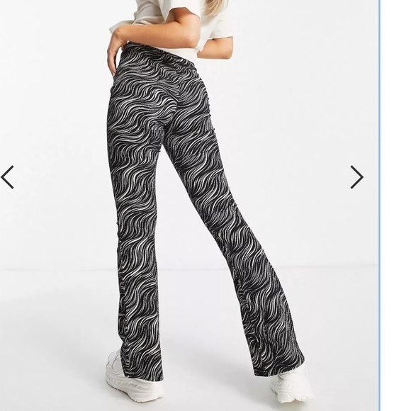 Topshop Crinkle Flared Pants in Zebra - Size 10 - Picture 3 of 9